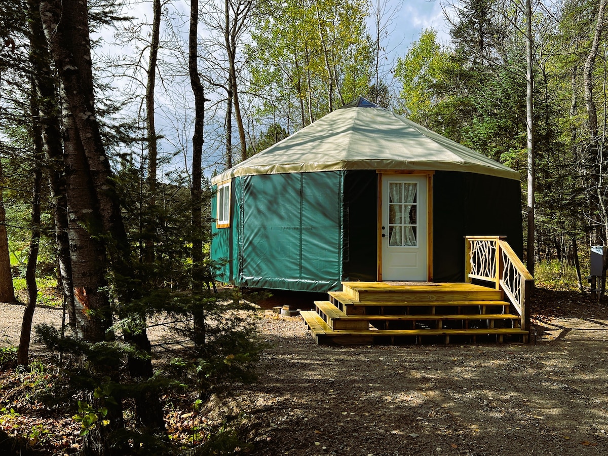 The Green Yurt at Cabin O' Pines