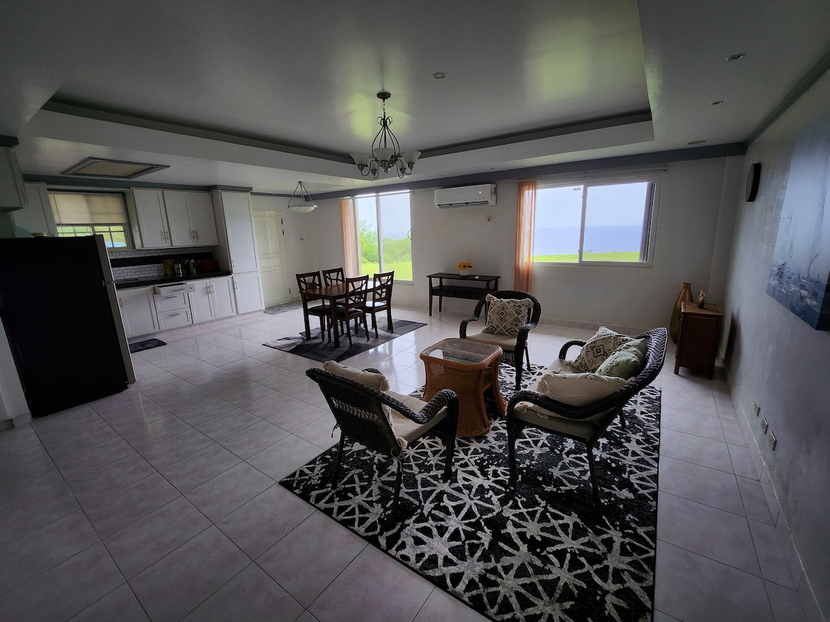 Mama Lisa 's Oceanfront Guest House (2BD)
