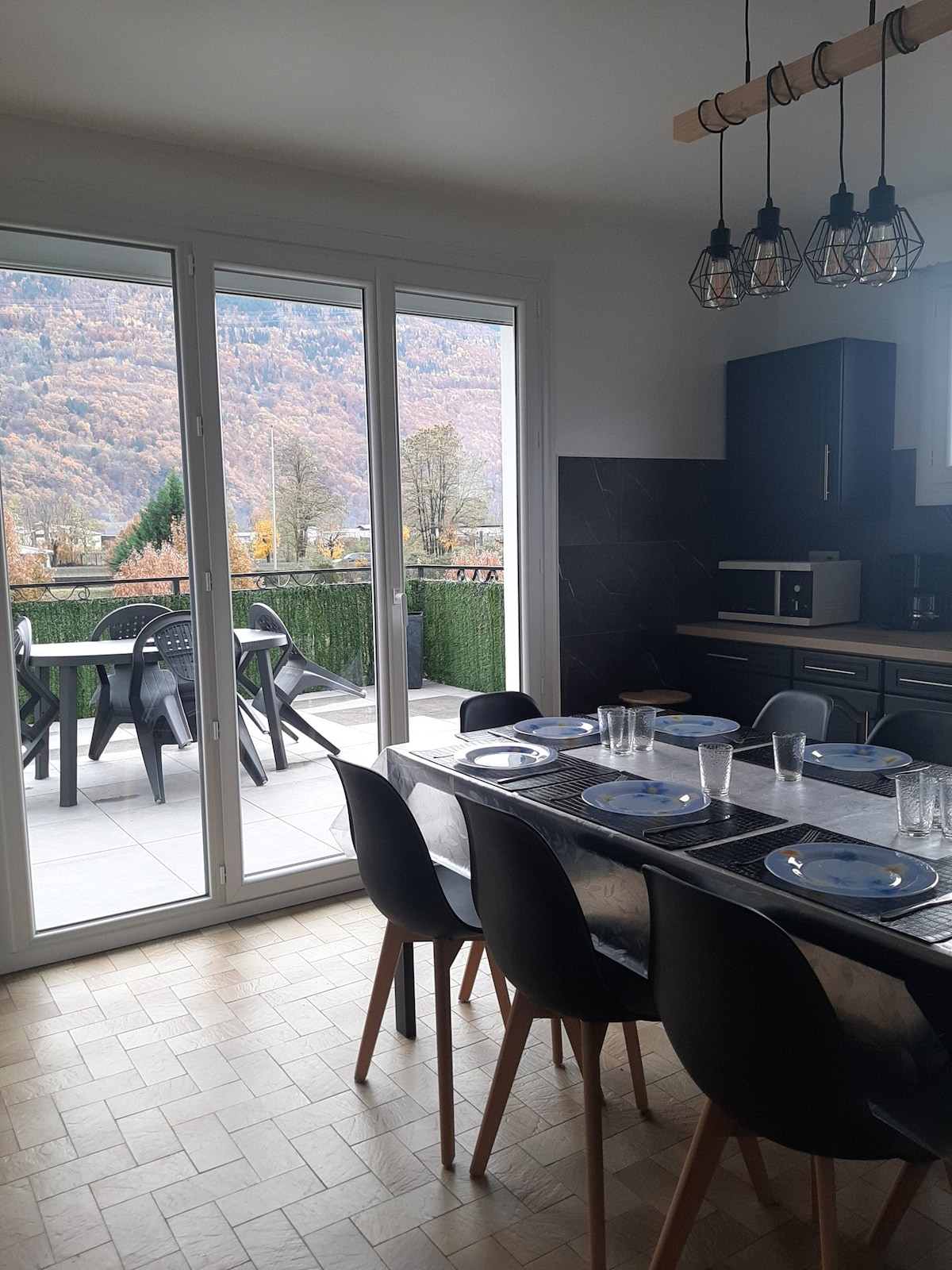 3 chambres privées pour 6 personnes à Albertville