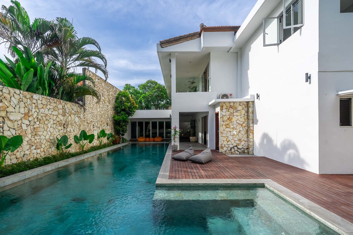 Peaceful and Sophisticated Villa in Umalas (AROHA)