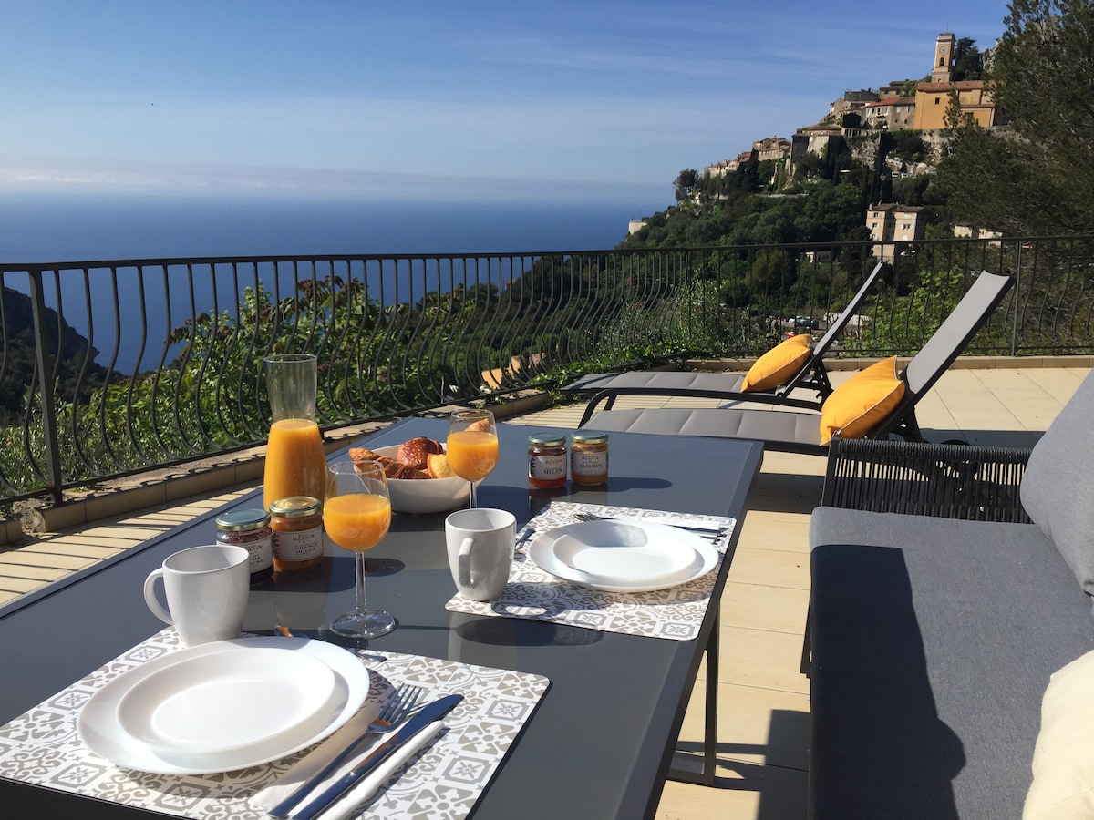 Eze village, sea view, terrace, 10mn to the beach!