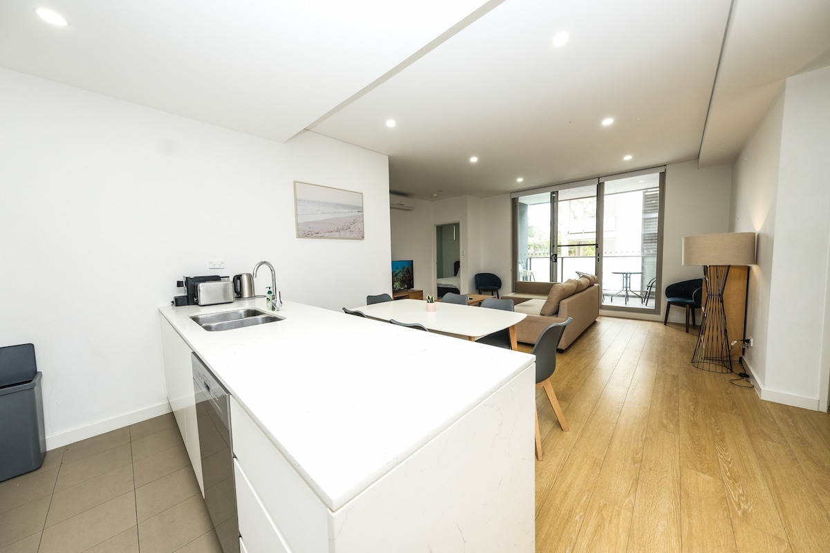 Asquith modern 2 bedroom apt sleeps 6 guests