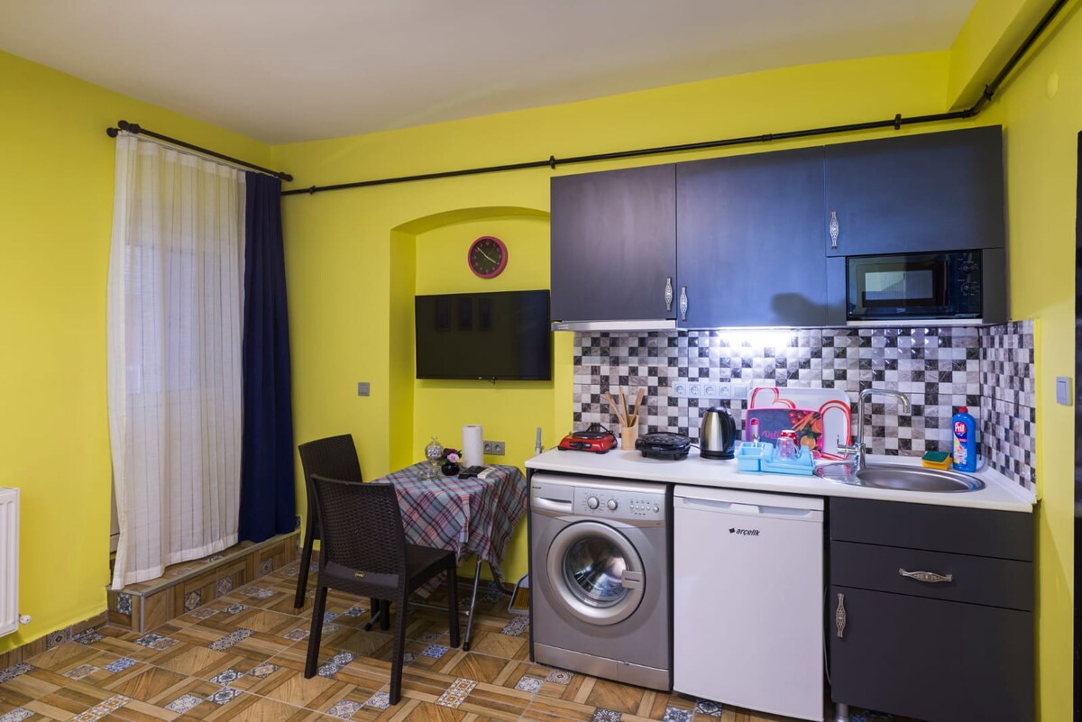 Superior Studio Flat with Balcony in Taxim Square