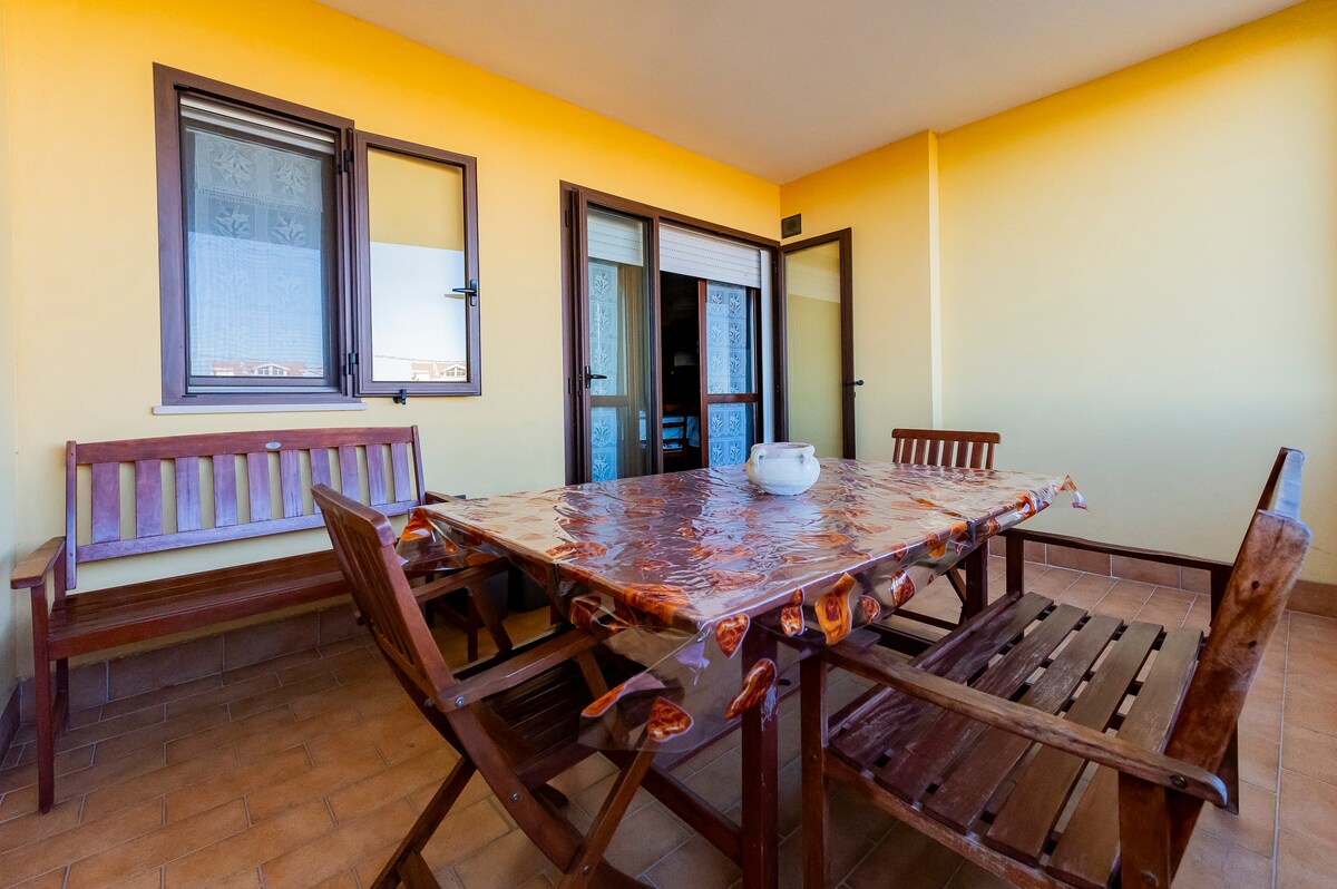 Charming Ortona Apartment - Private Parking!