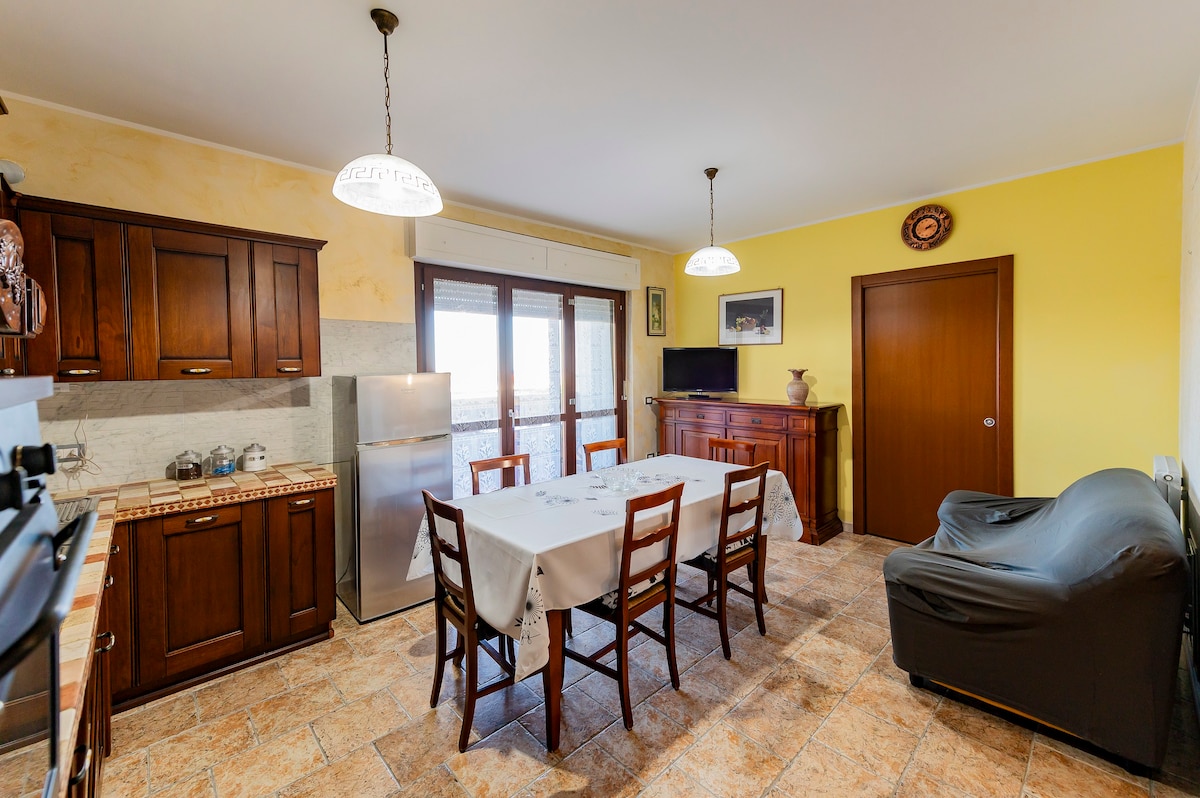 Charming Ortona Apartment - Private Parking!