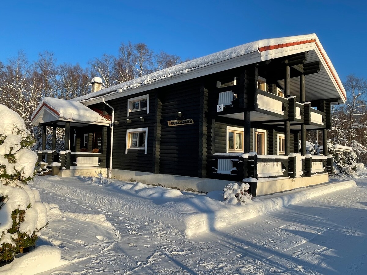 Hubane palkmaja Villa Uuekadaka