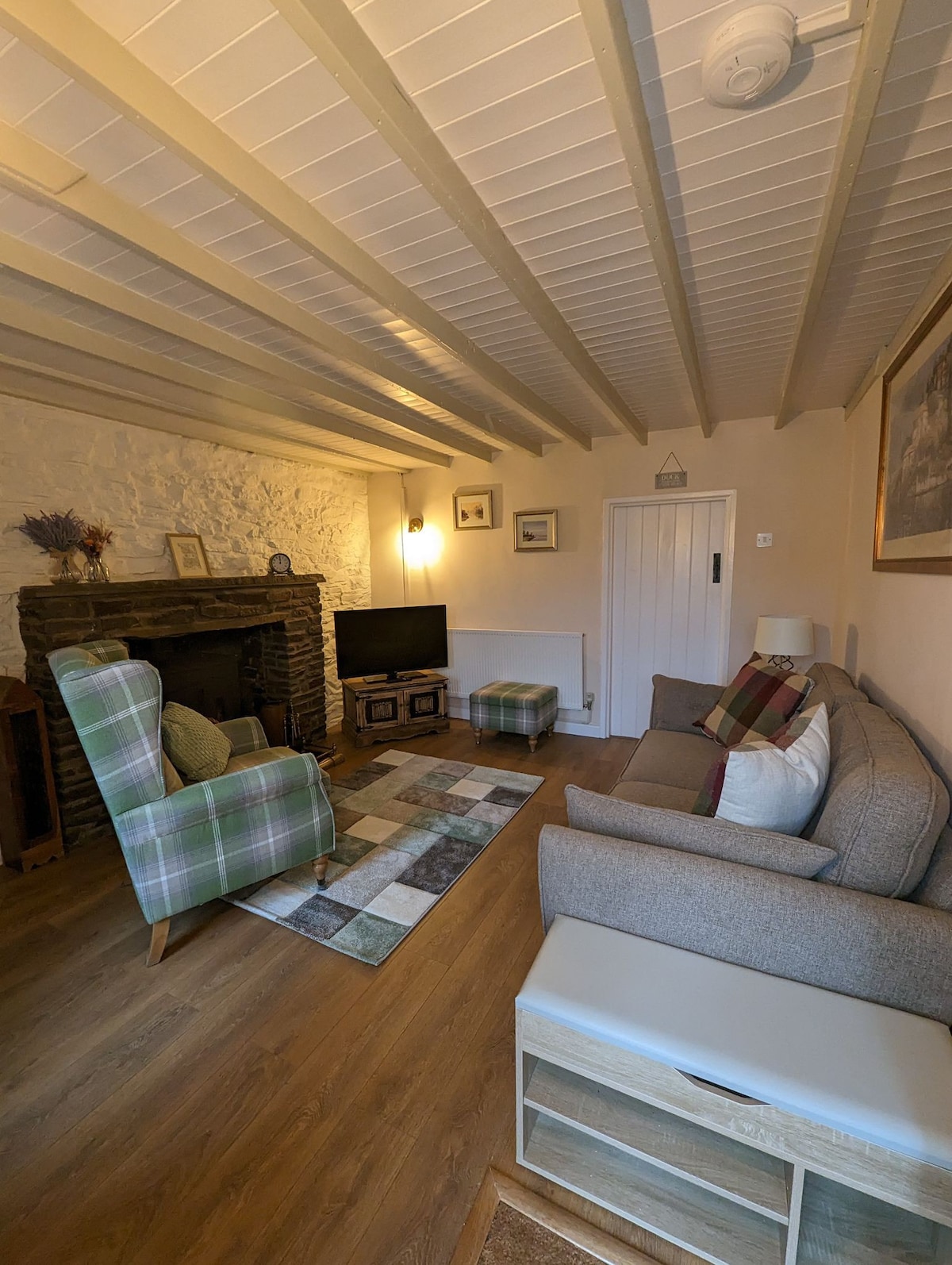 Entire cottage in Nelson, Caerphilly