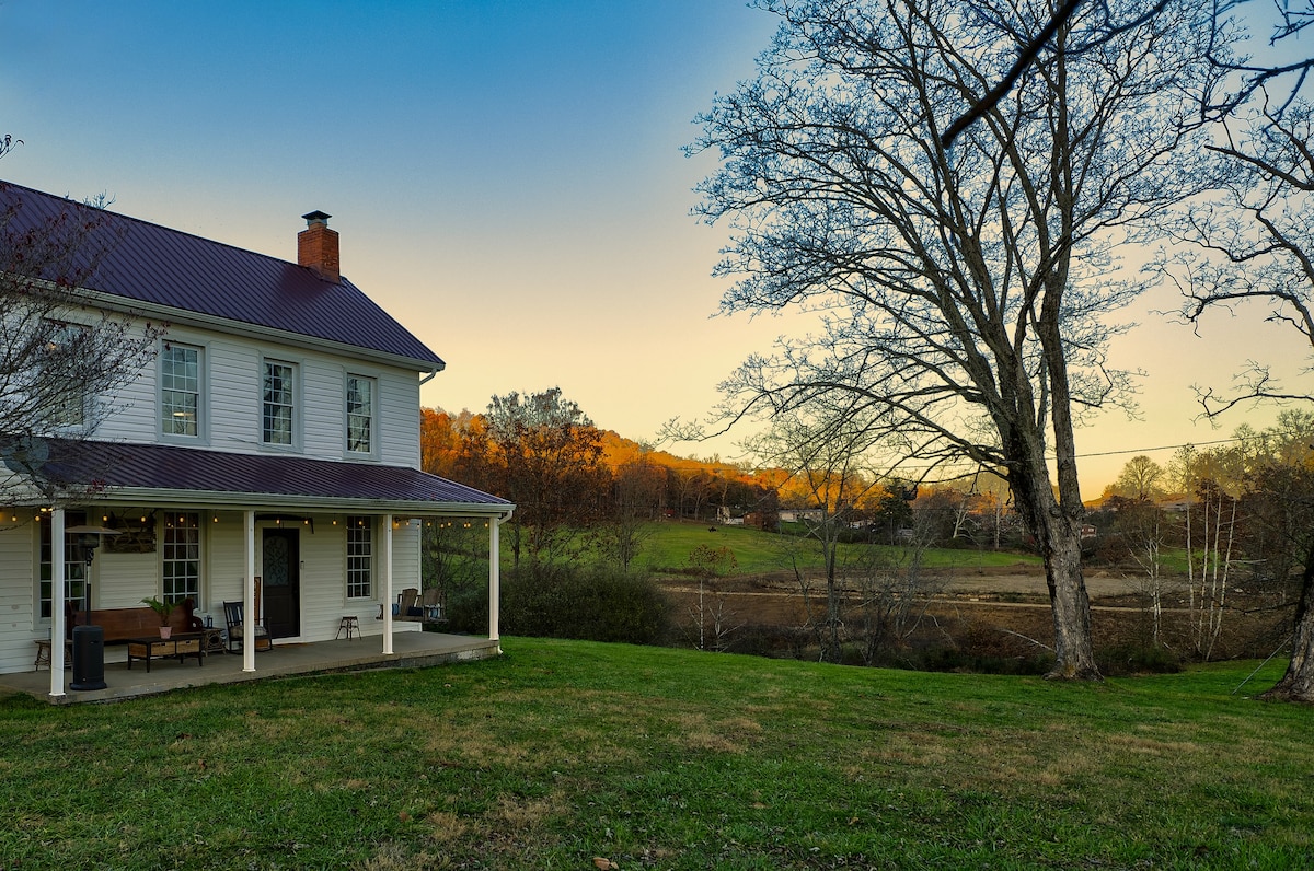 The Farmhouse at Dixielou