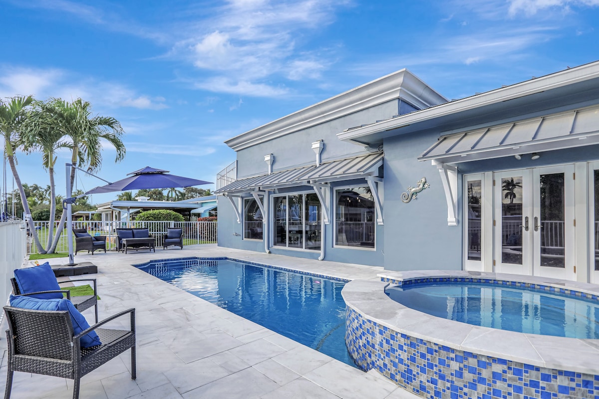 Waterfront Villa - Heated Pool/Spa & Rooftop Deck