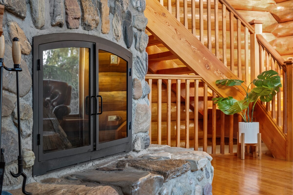 Coy Fox Cabin | Hot Tub | Fireplace | Playground