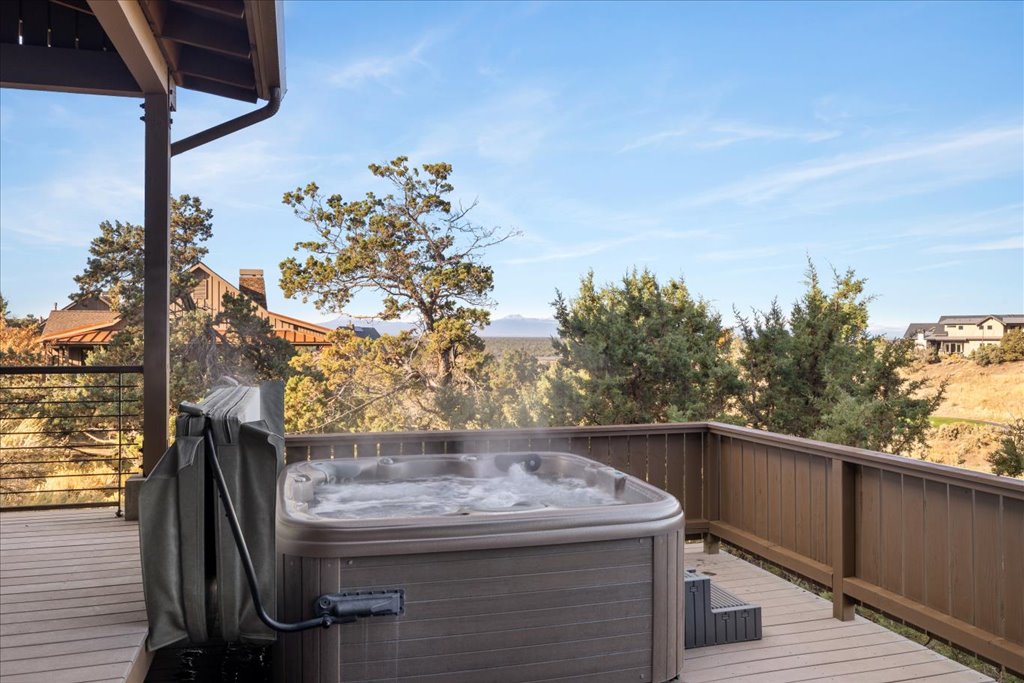 Brasada Cabin: Hot Tub w/ Mtn View & 2 King Suites