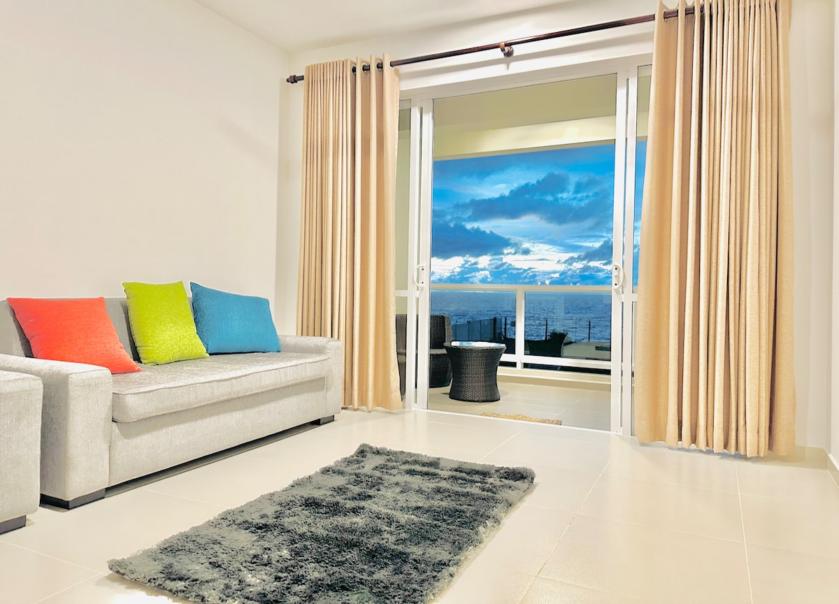 Luxury Beachfront Condo In Uswetakeiyawa, Colombo