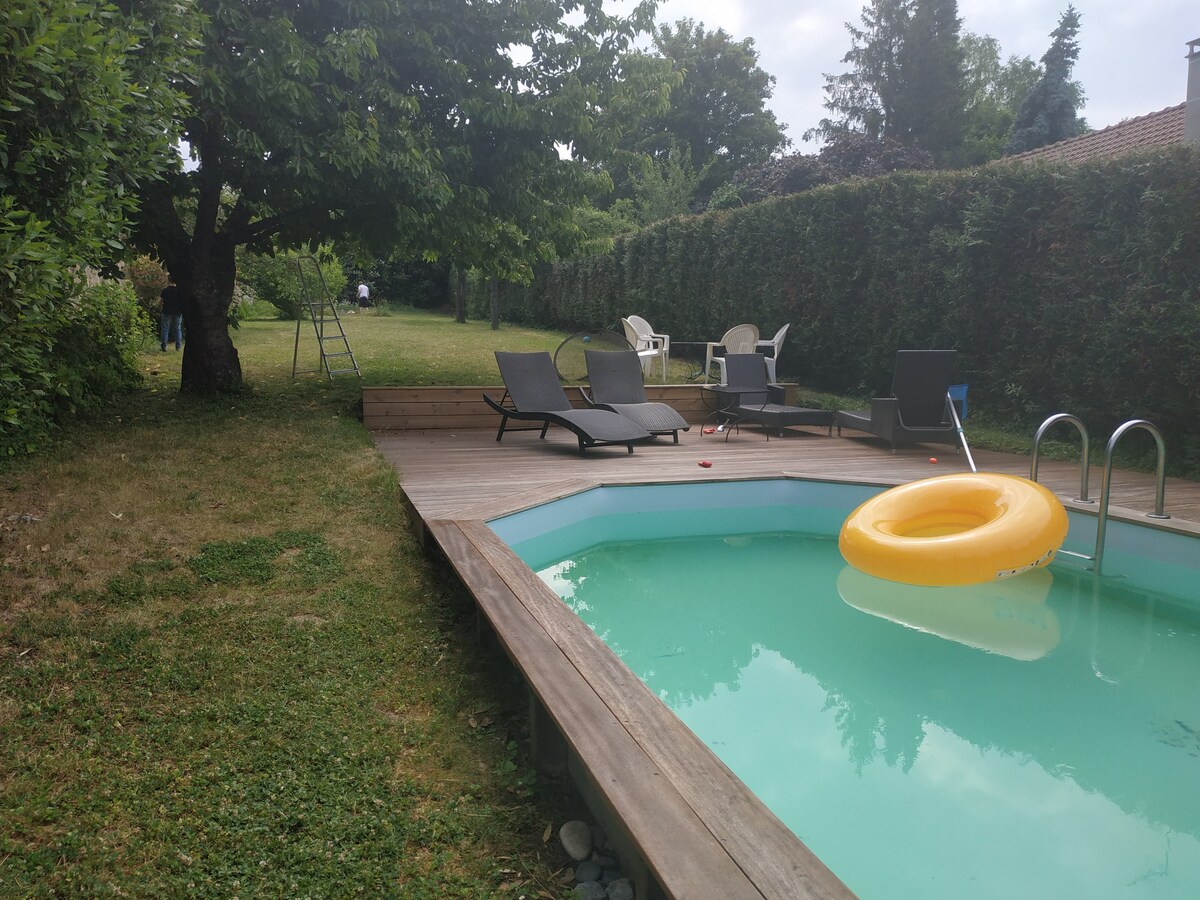 Maison de village avec Piscine nord de Paris