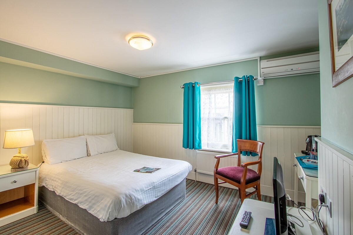 Standard Double Room suitable for 1 or 2 persons