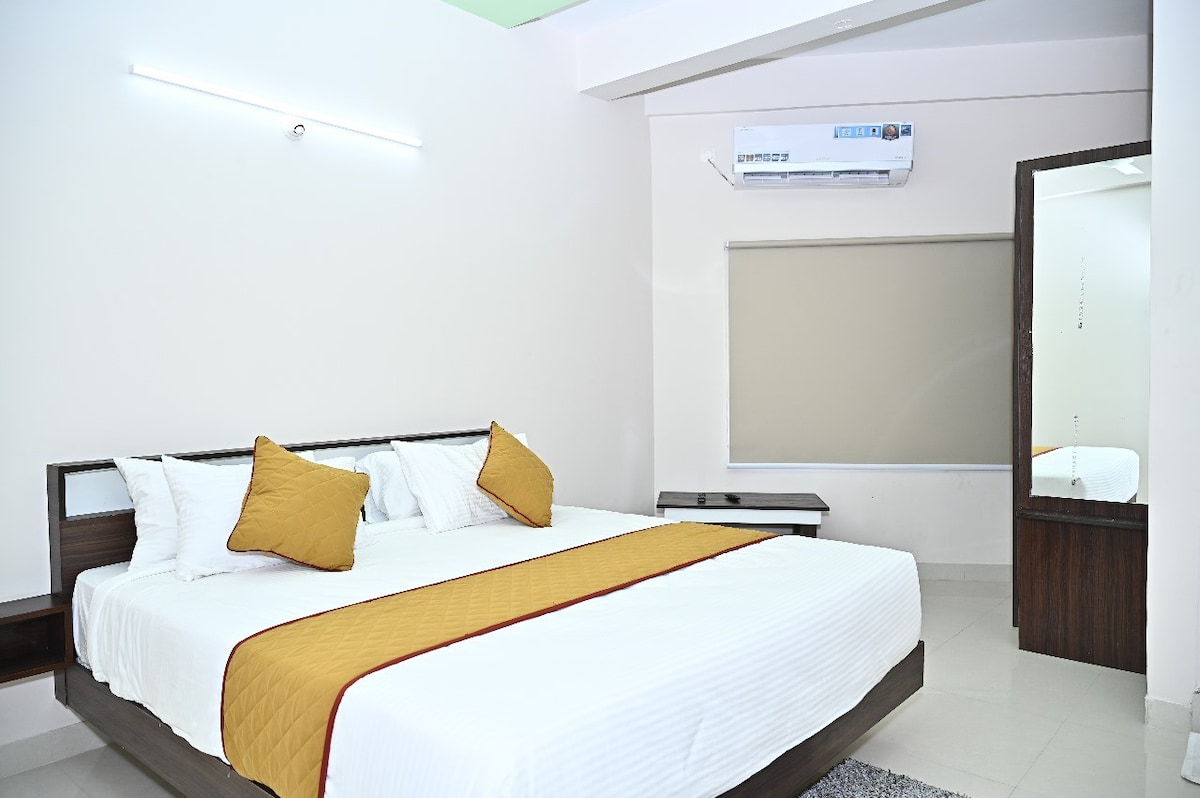 SLN Comfort Deluxe AC Room