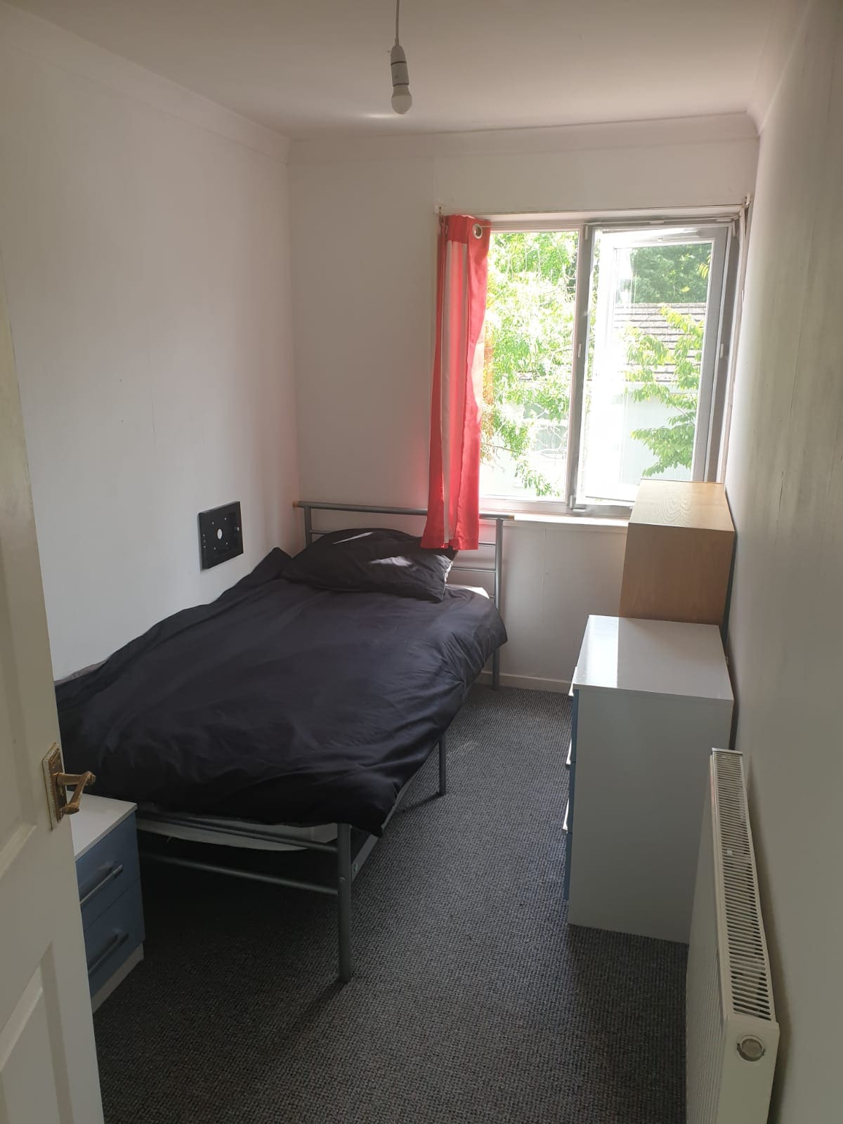 Cozy Single Room2 in Redditch: Free Parking/Wi-fi