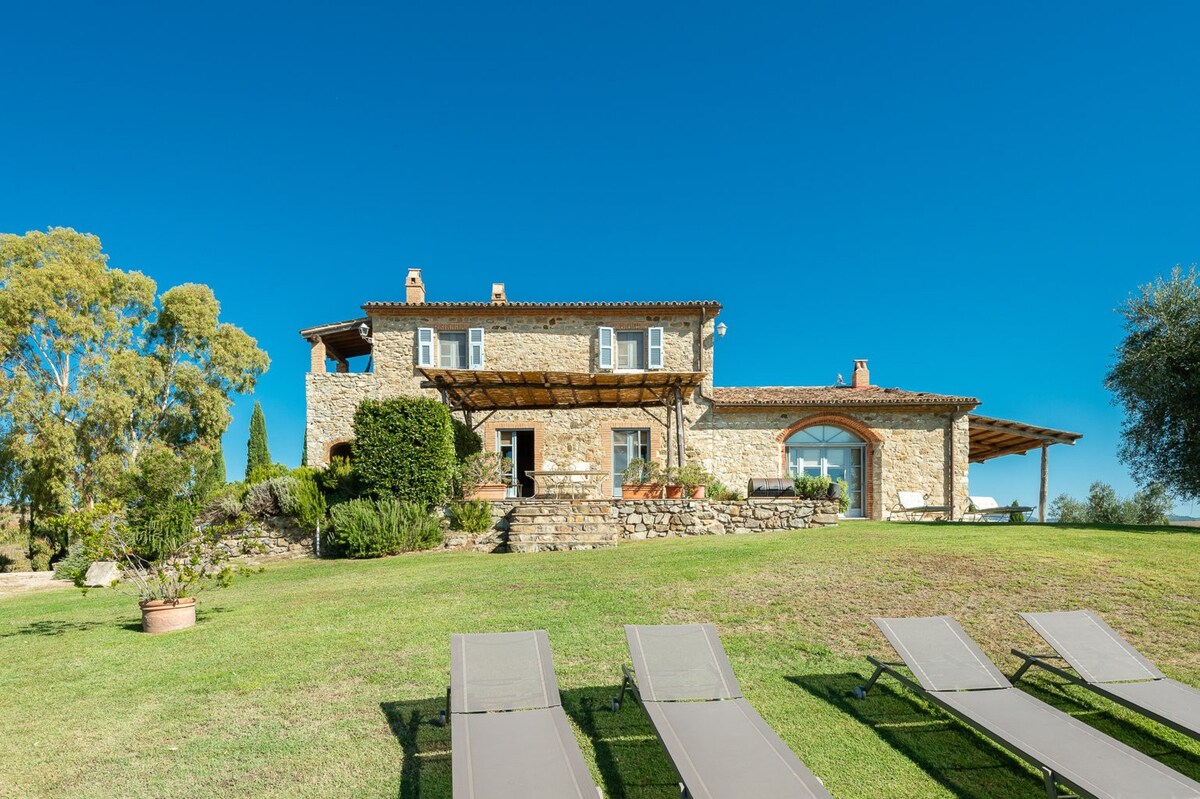 Capua Winery Saturnia Country Home