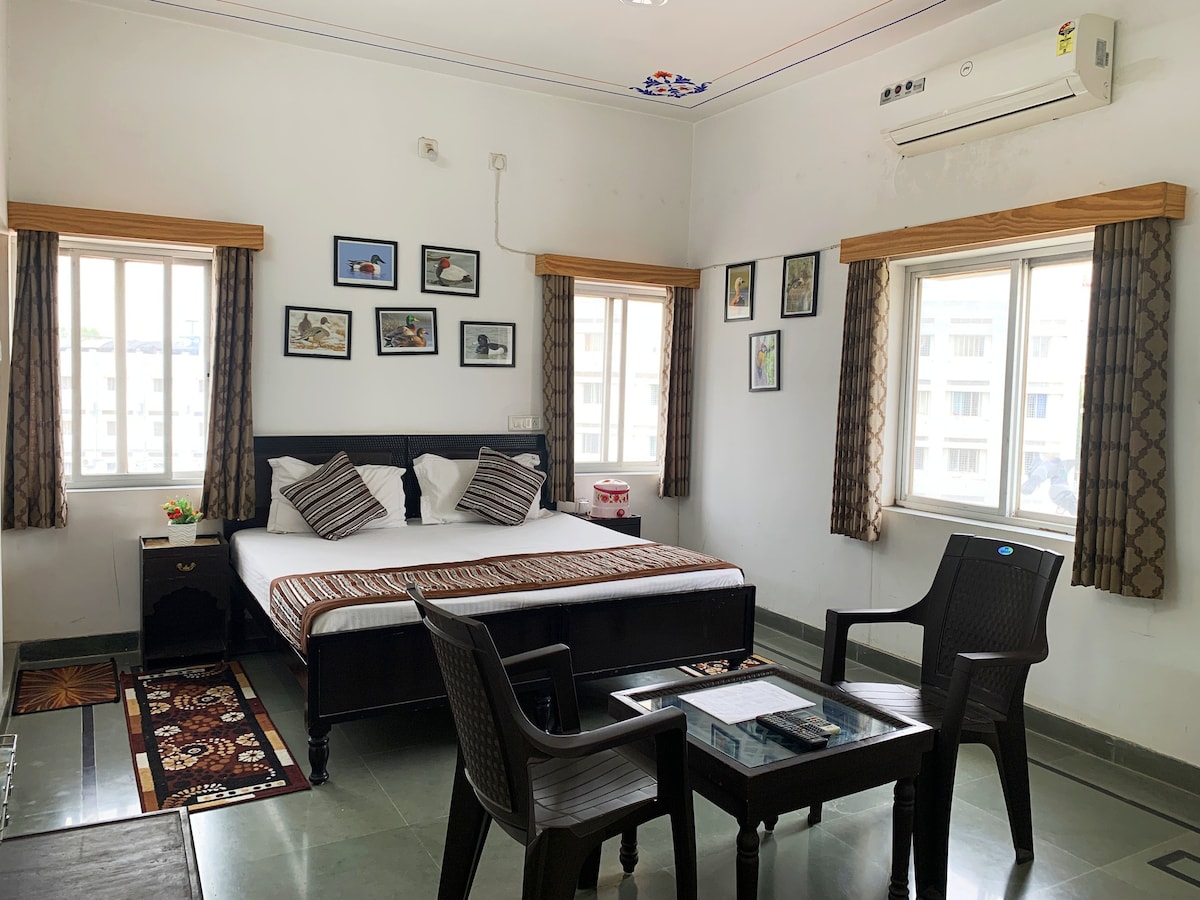 Double Bed Room - Gadh Ganesh Homestay
