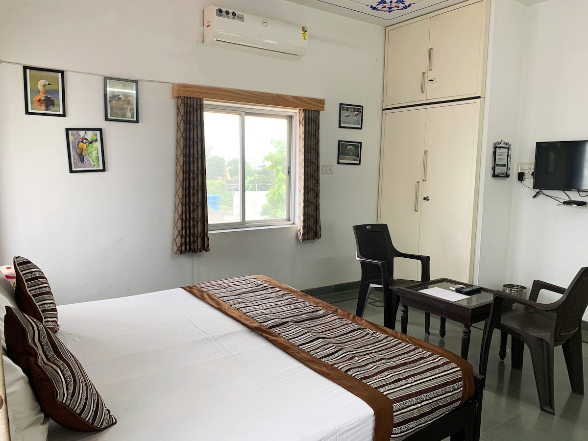 Double Bed Room - Gadh Ganesh Homestay