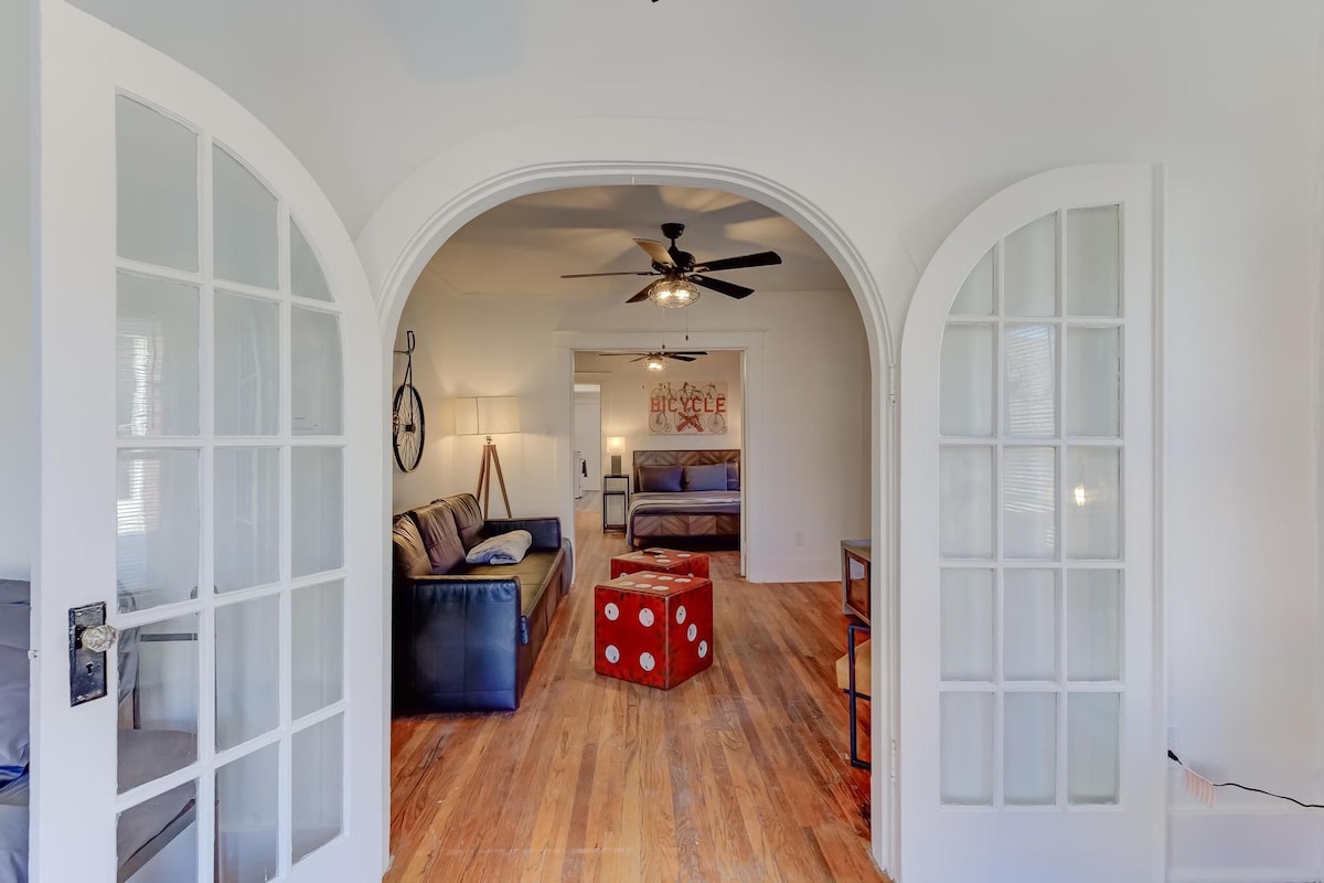 Charming Cooper-Young Flat in the Heart of Memphis