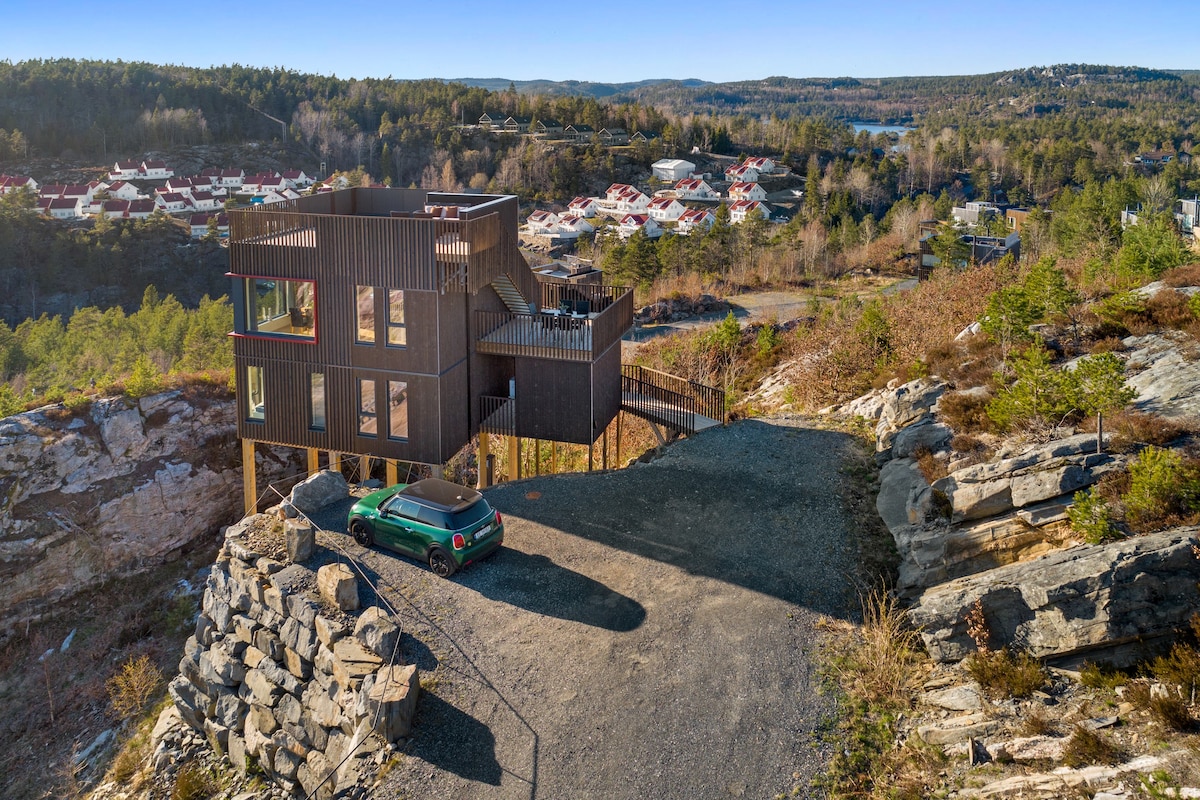 Cabin with sea and lake view