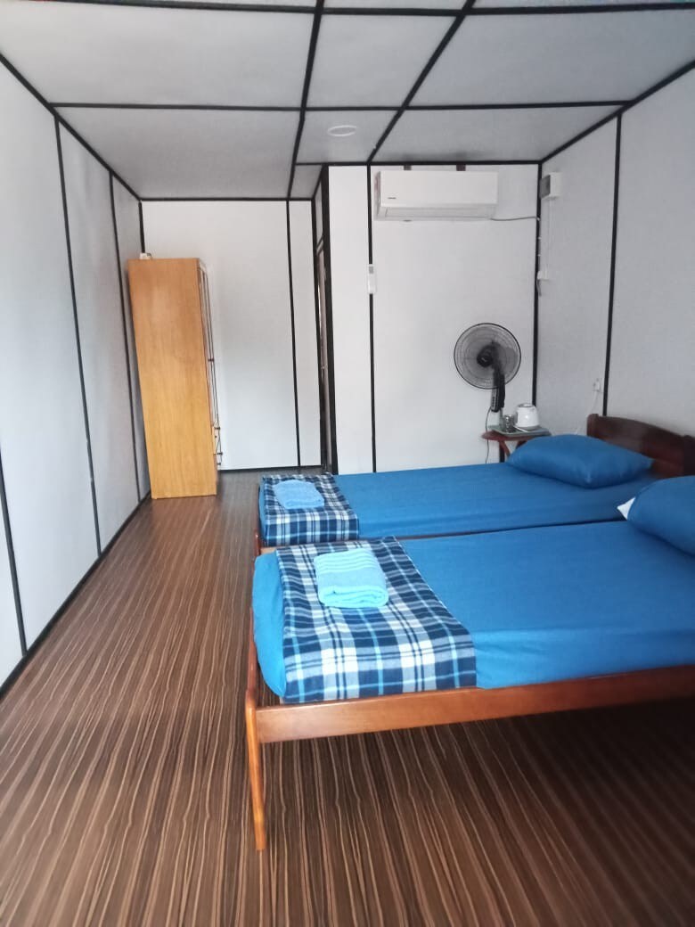 CABIN BIRU - (Tepi Pantai) Aiz Homestay