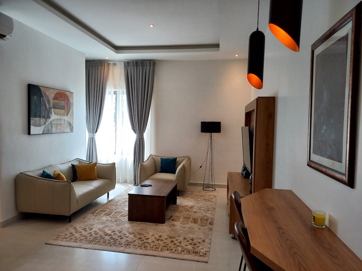 Stylish 1 BR in Cantonments