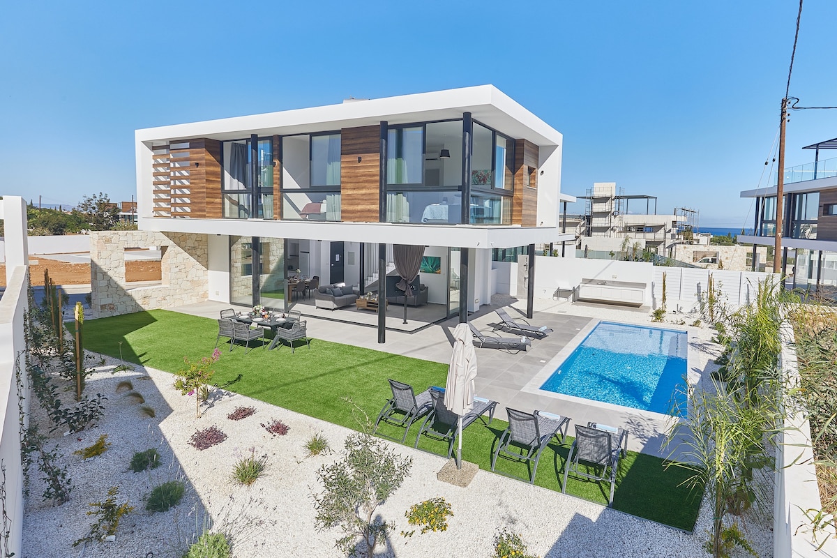 Villa Elise, Luxury 3BDR Protaras Villa with Pool