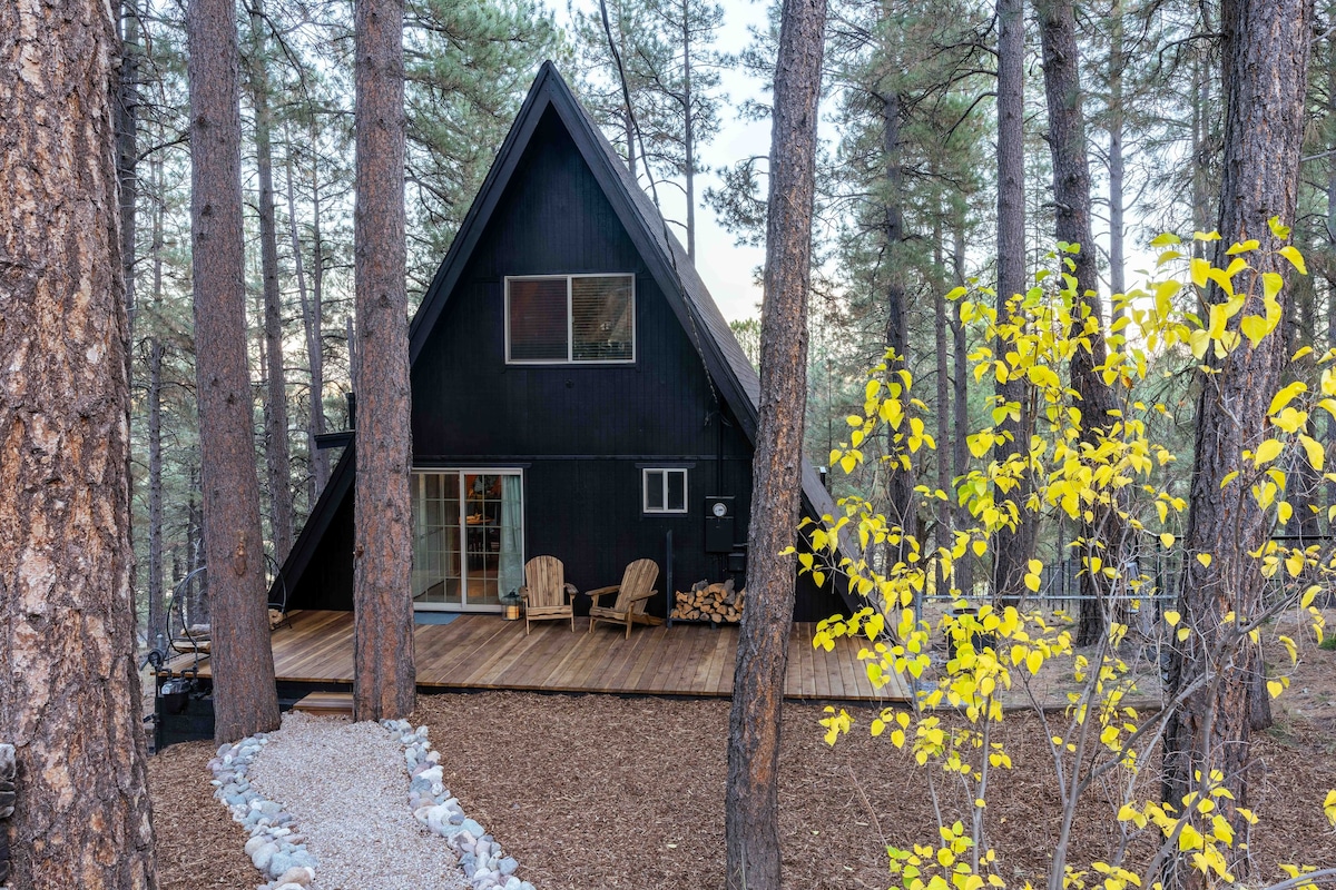 Vista A Frame | Cozy modern cabin in the pines!