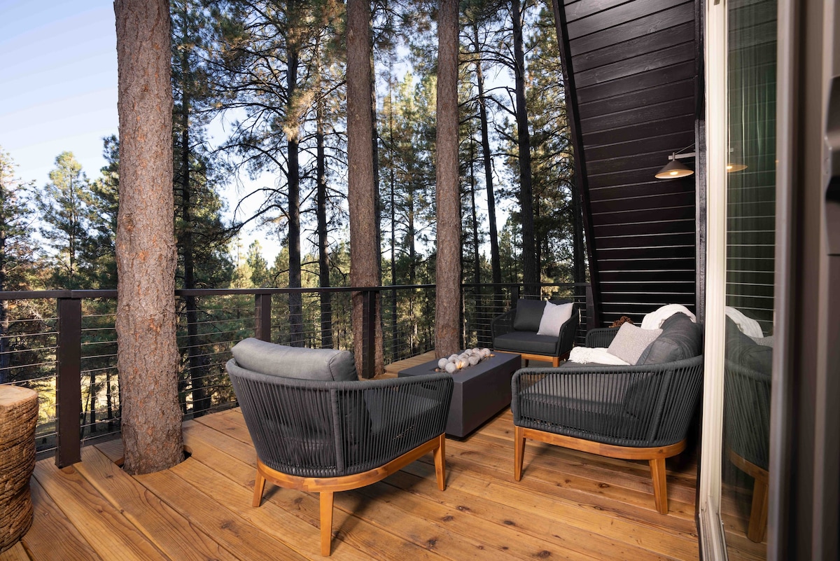 Vista A Frame | Cozy modern cabin in the pines!