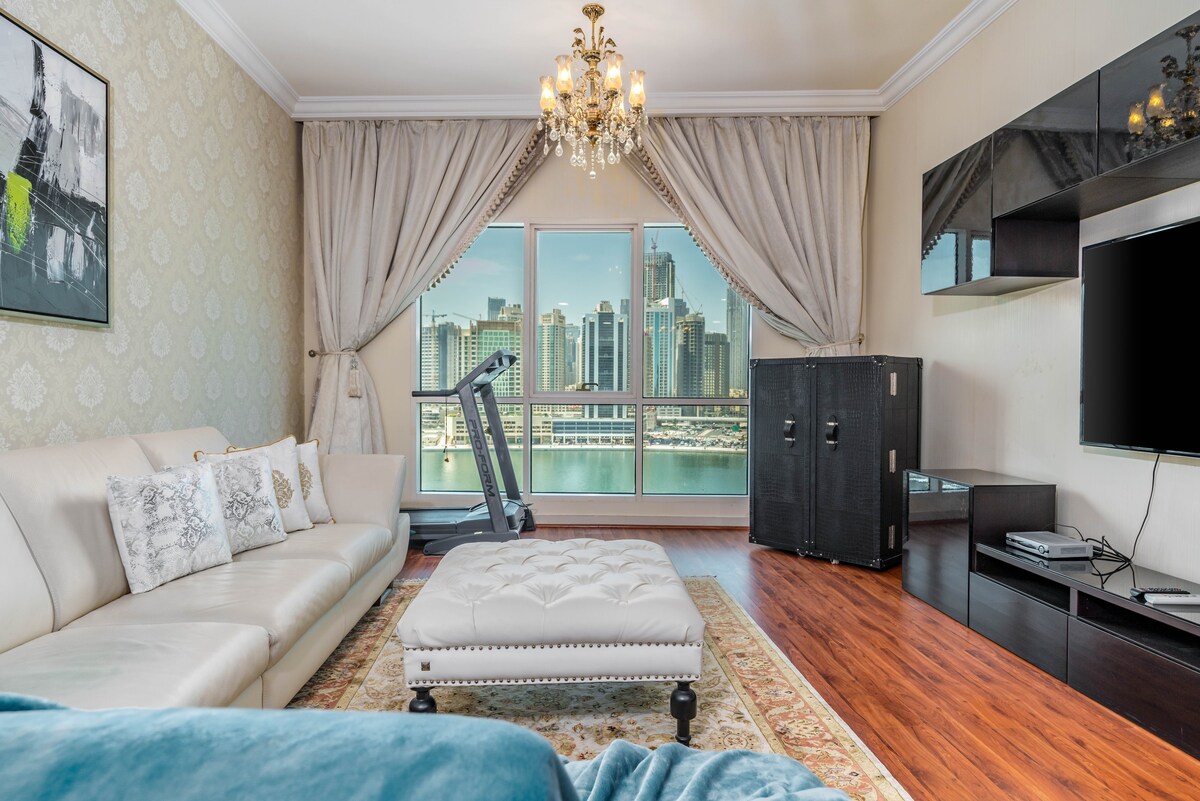 Deluxe 3BR+Maids Room Canal View Near Dubai Mall