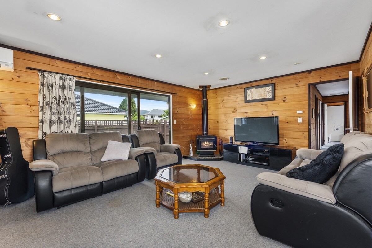 Home in Wallaceville, Upper Hutt