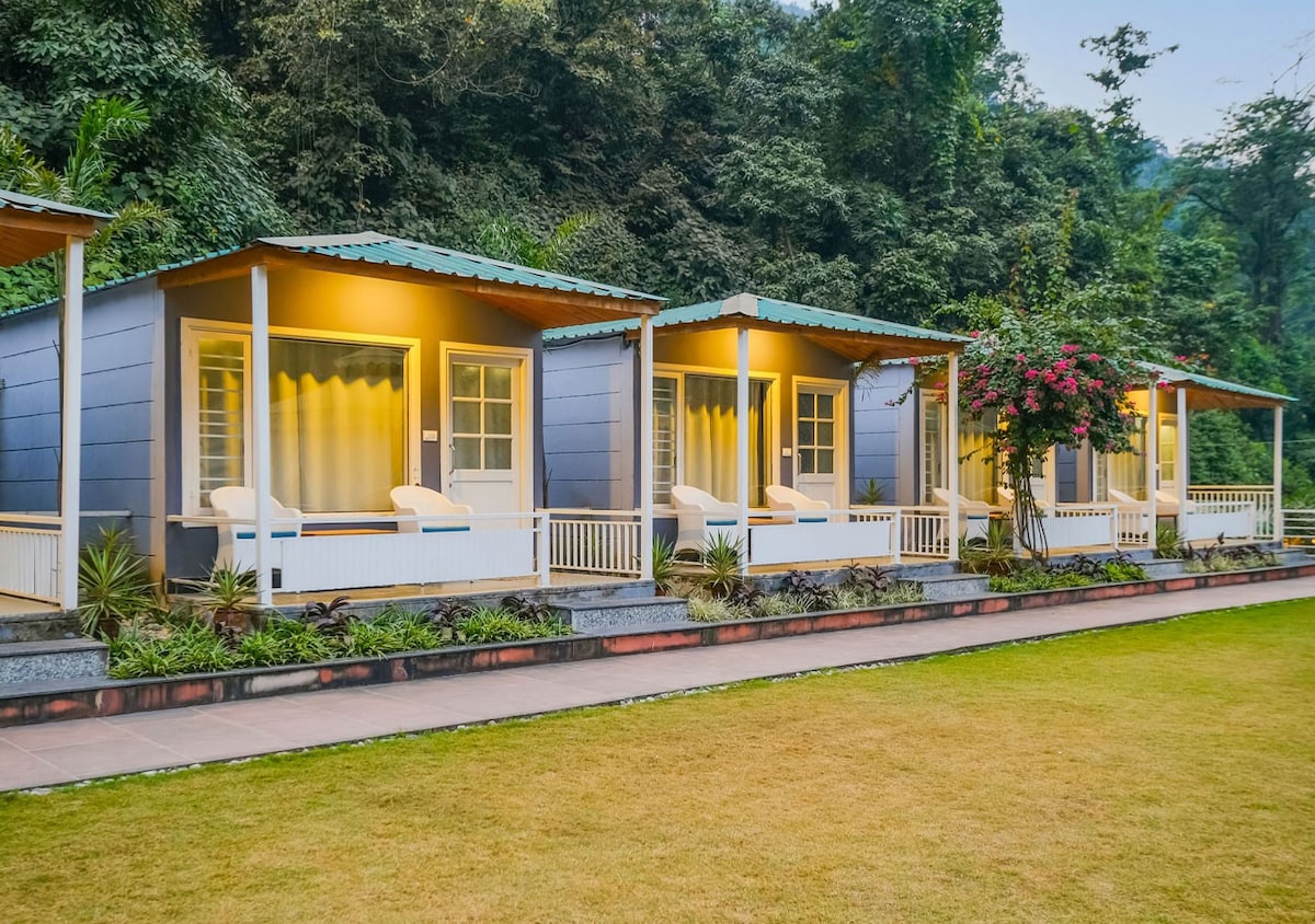 Moustache  Riverside |Cottage with garden view