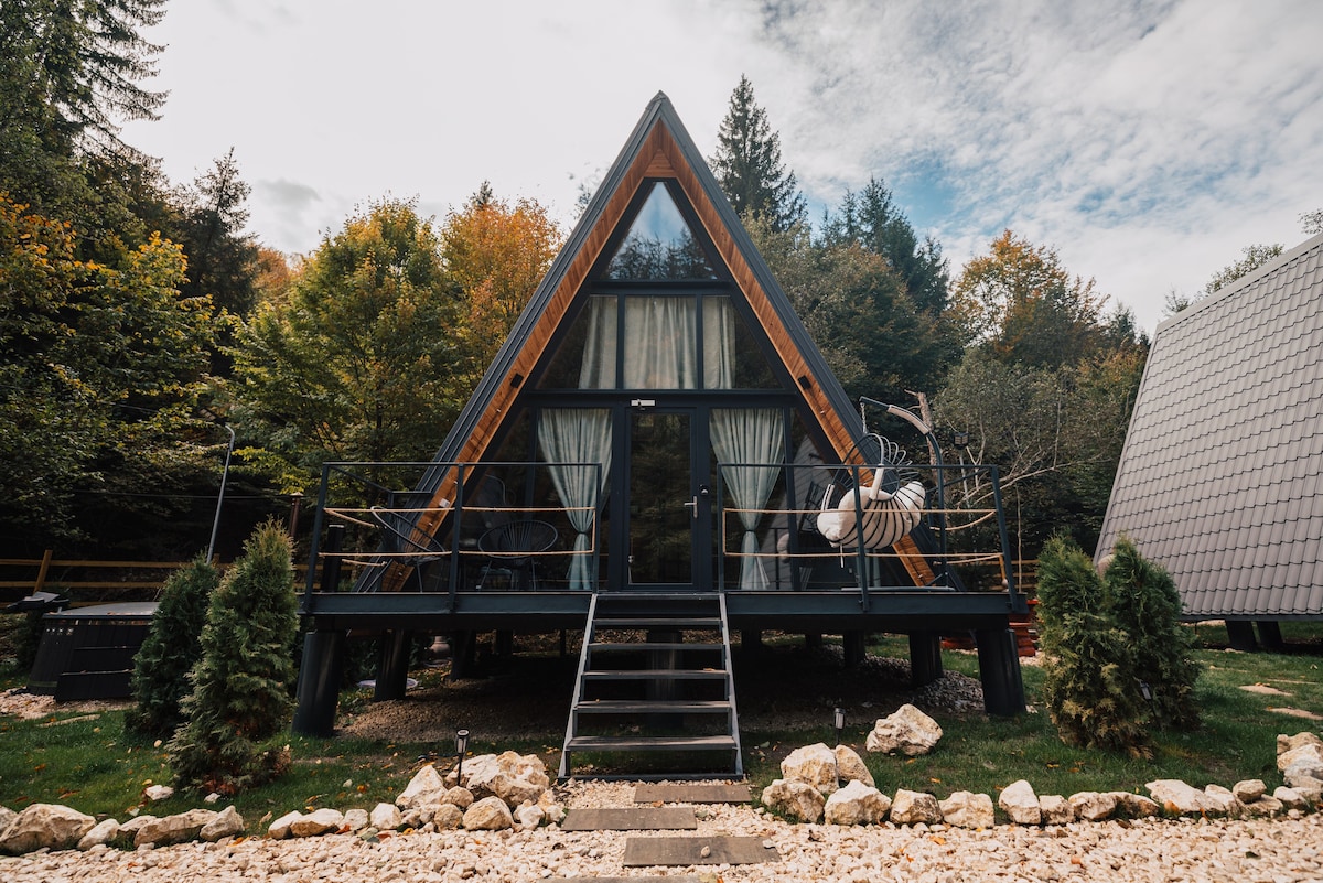 Campulung Chalets - Courtyard 6