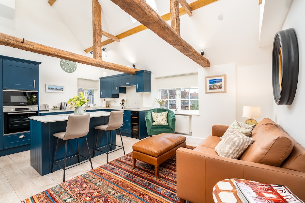 Stylish Character Home | Old Amersham Market Town