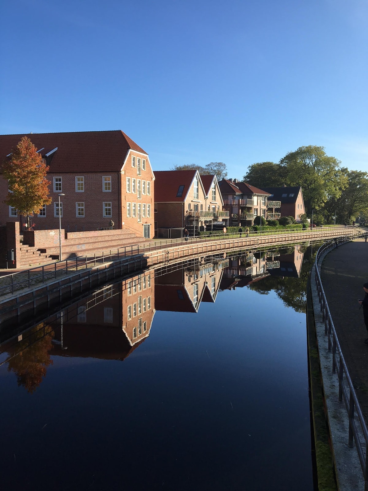 Schöne Altbauwohnung direkt an der Kesselschleuse!