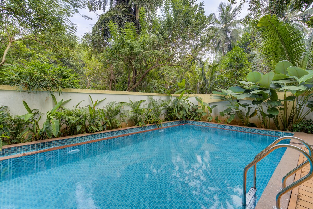 Luxury 4.5 BHK Villa for family with Private Pool