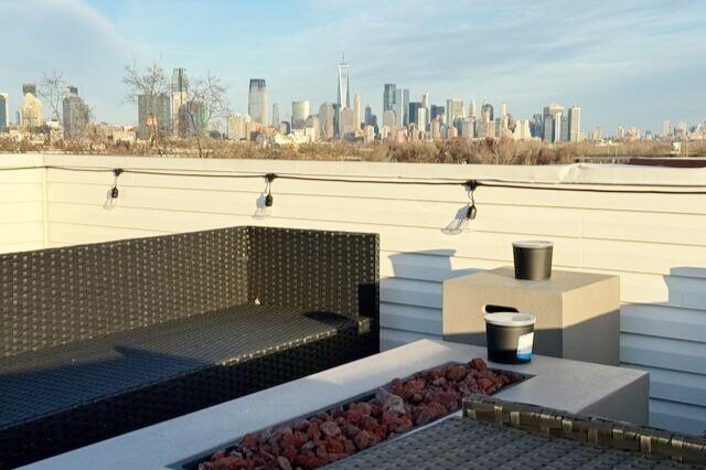 Amazing NYC Views+Private Rooftop+FREE Parking