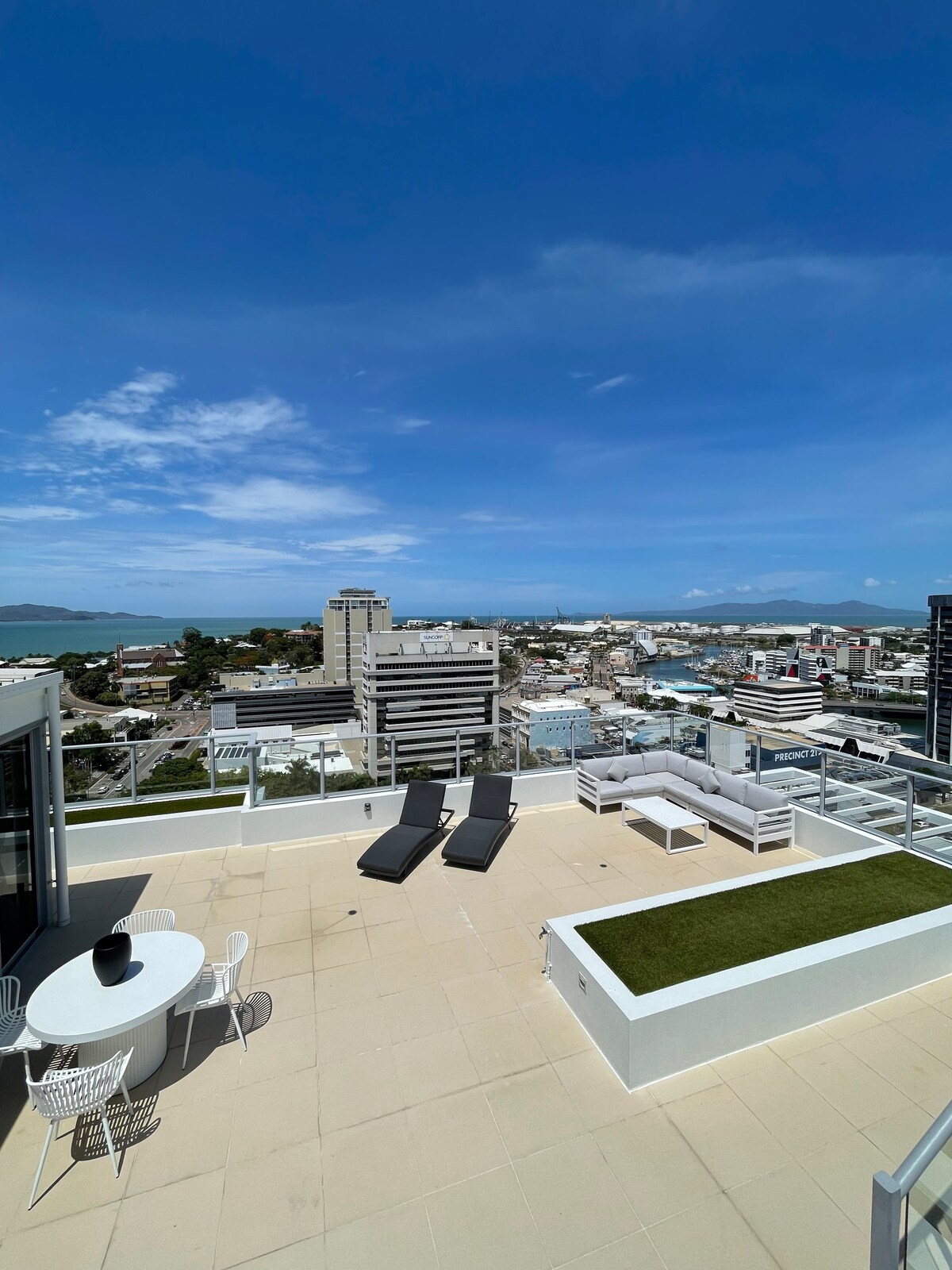 Sky Loft Suite with private infinity pool