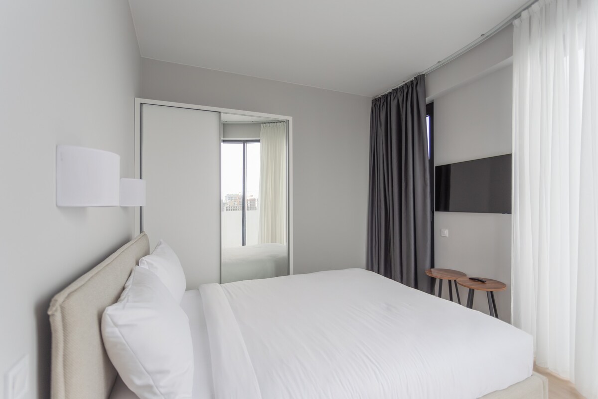 Nova Concierge Apartments - 2BR luxury penthouse