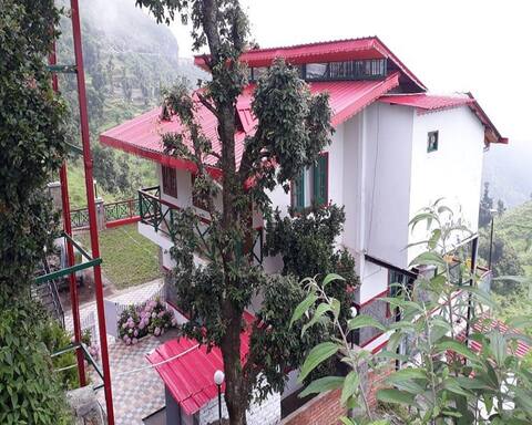 Veenu's Cottage (Mussoorie) Five Bed Room Cottage
