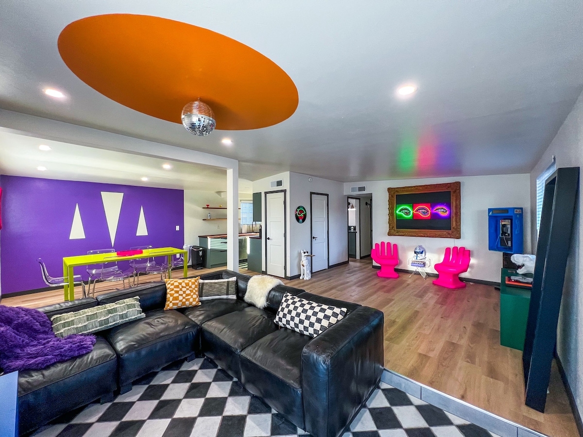 Cozy Pop Art House -> U of A