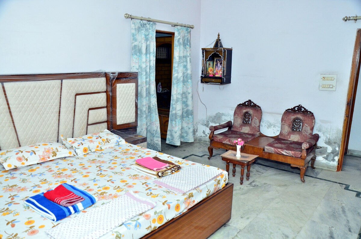 Beautiful & Spacious 1 BR-B House Near Model Town