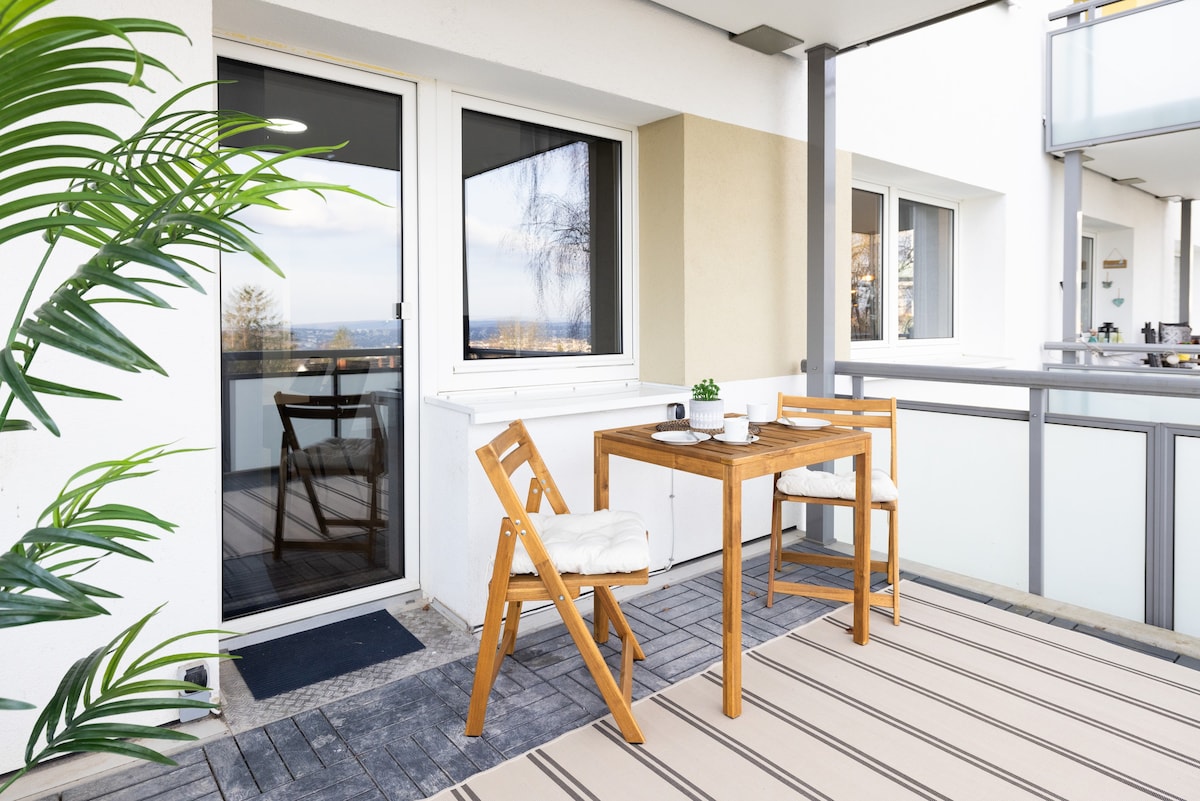 IDEE Living: Design apartment | Balcony | Netflix