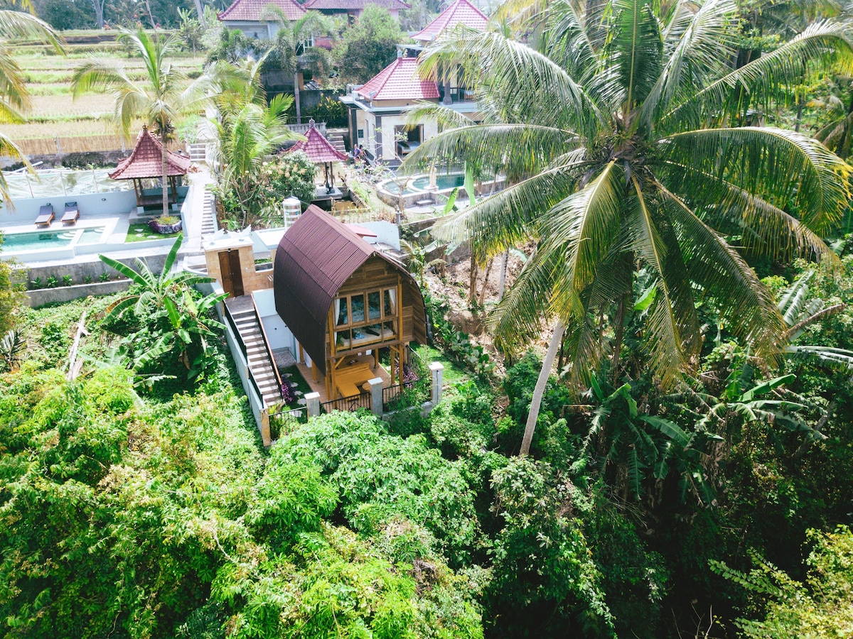 Nature's Embrace: Secluded Stay in Lush Ubud