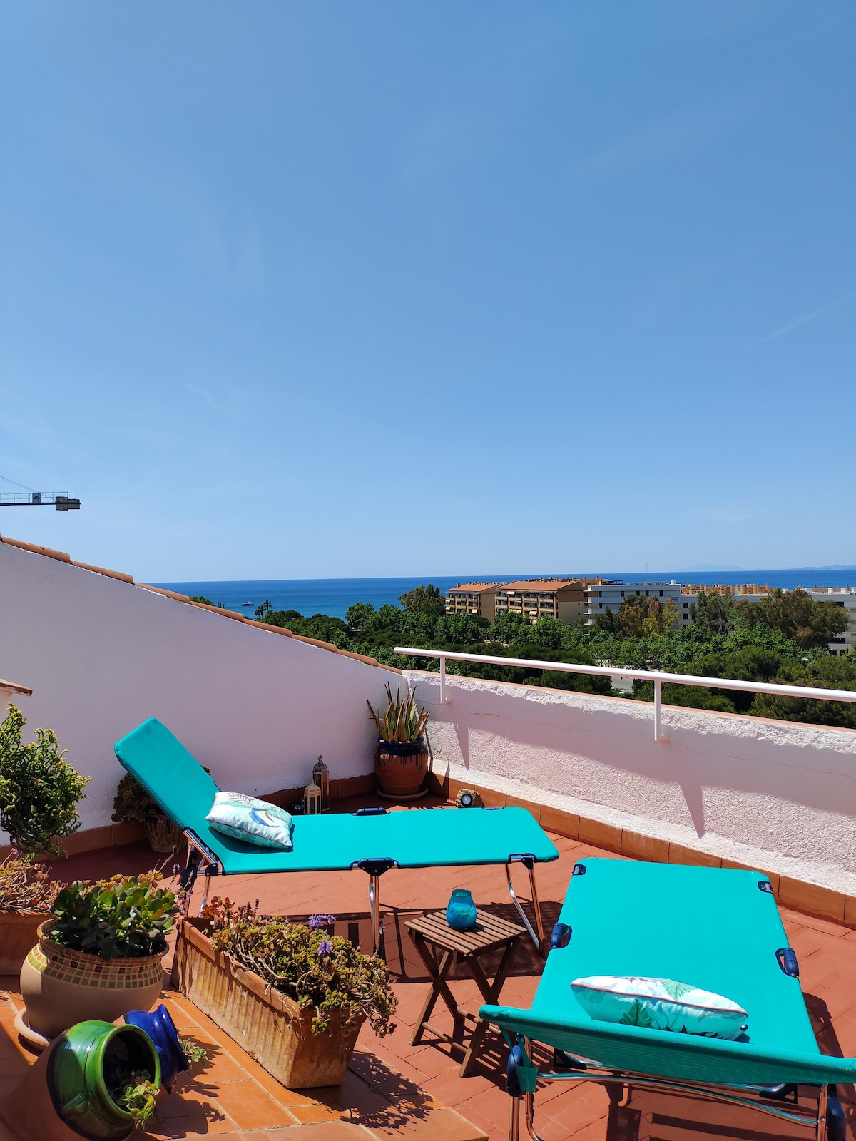 海滩和Porto Cambrils附近的日光浴室顶层公寓