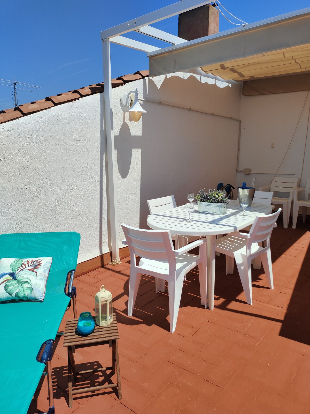 海滩和Porto Cambrils附近的日光浴室顶层公寓