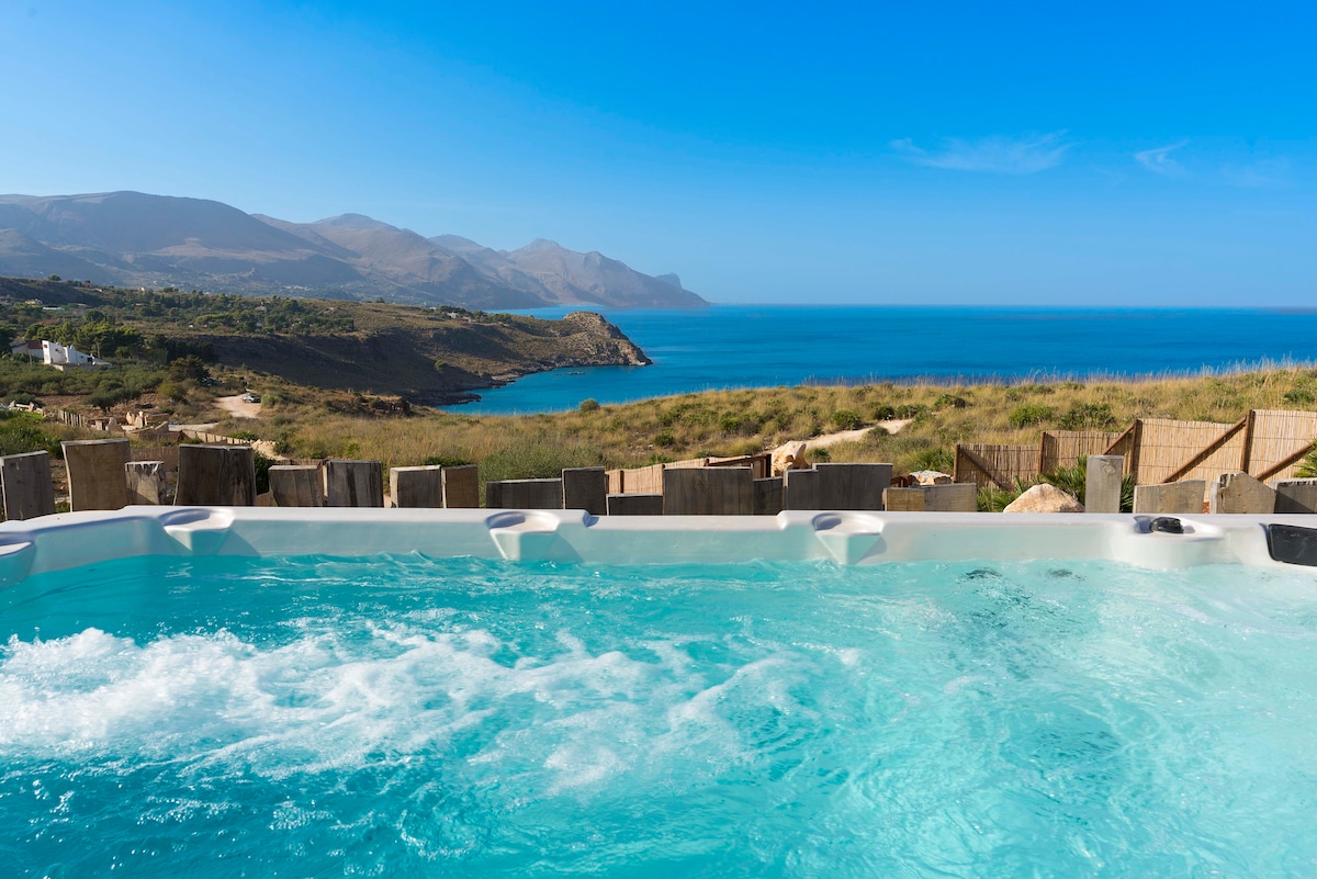 Villa by sea with pool | Faraglioni | Cala Bianca