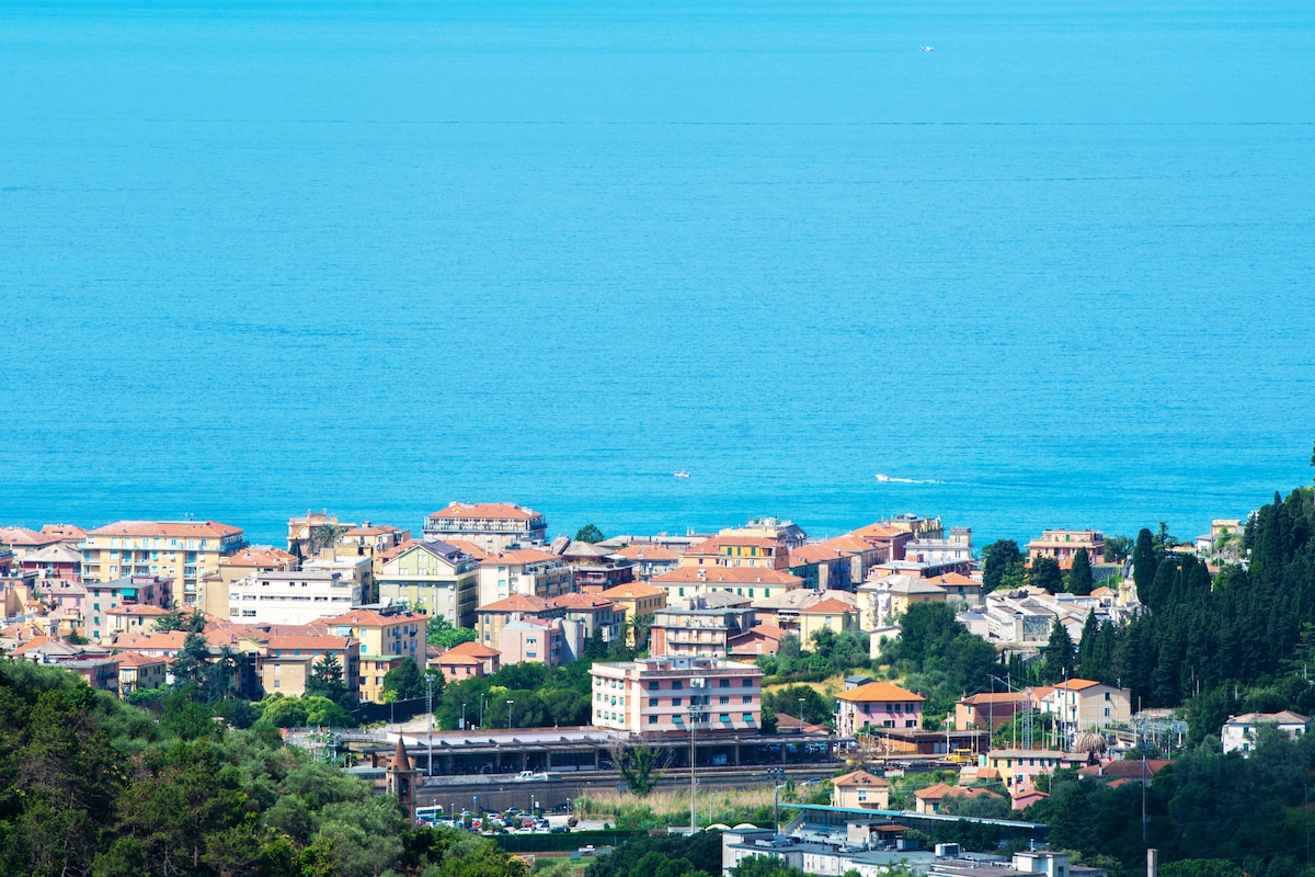 LEVANTO House ，位于典型的利古里亚村庄，可欣赏美景