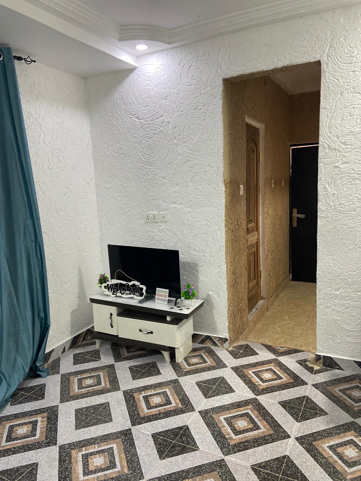 Cutest 1 Bedroom by Main Road in Accra